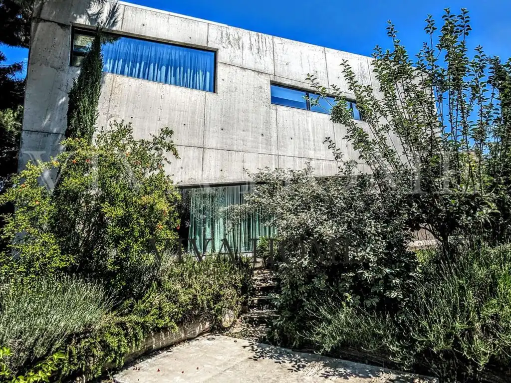 Exterior view of Houses for sale in Pozuelo de Alarcón