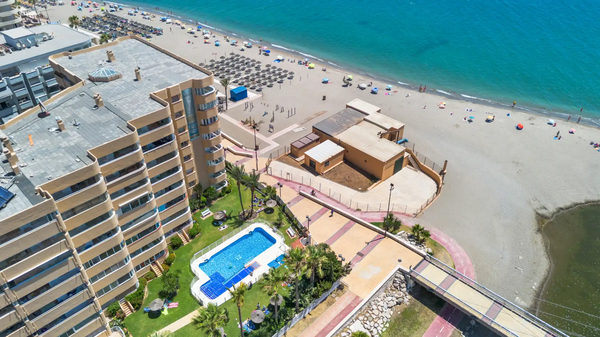 Vista exterior de Pis en venda en Fuengirola amb Aire condicionat, Calefacció i Terrassa