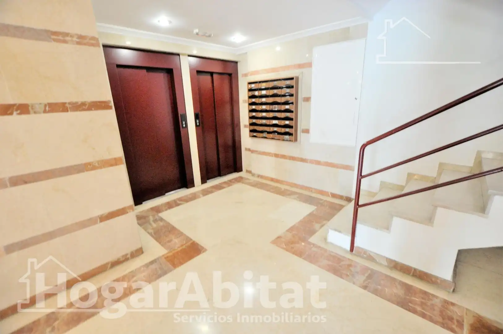 Piso en venta en Valencia con Aire acondicionado, Terraza y Amueblado