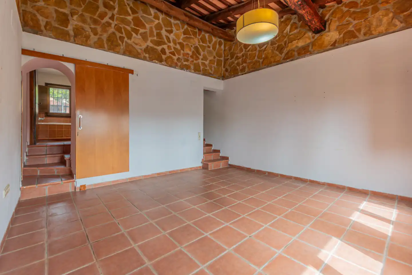 Casa adosada en venda en Vacarisses amb Piscina, Balcó i Alarma