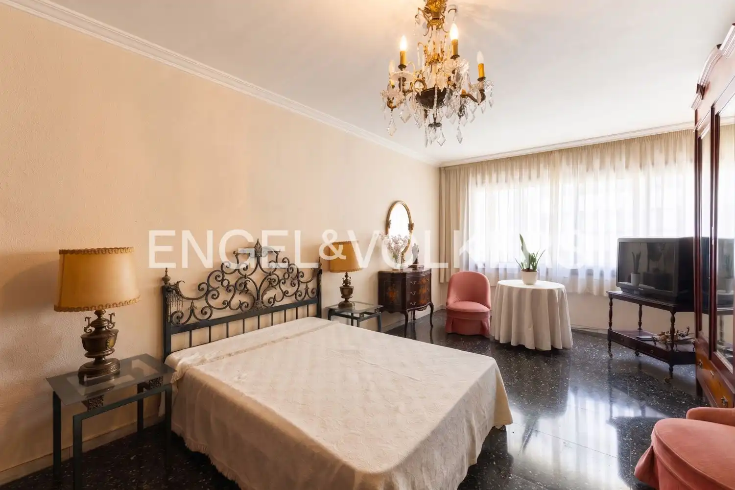 Bedroom of Flat for sale in Valencia  with Air Conditioner, Heating and Balcony