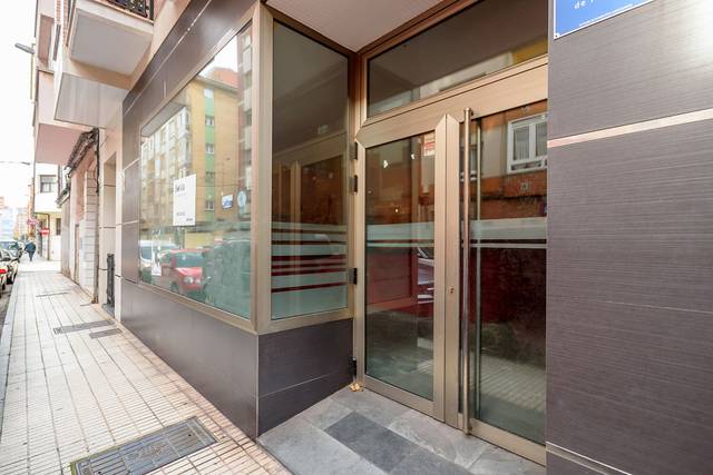 Local comercial en Venta en C/ Cuba  en La Calzada
