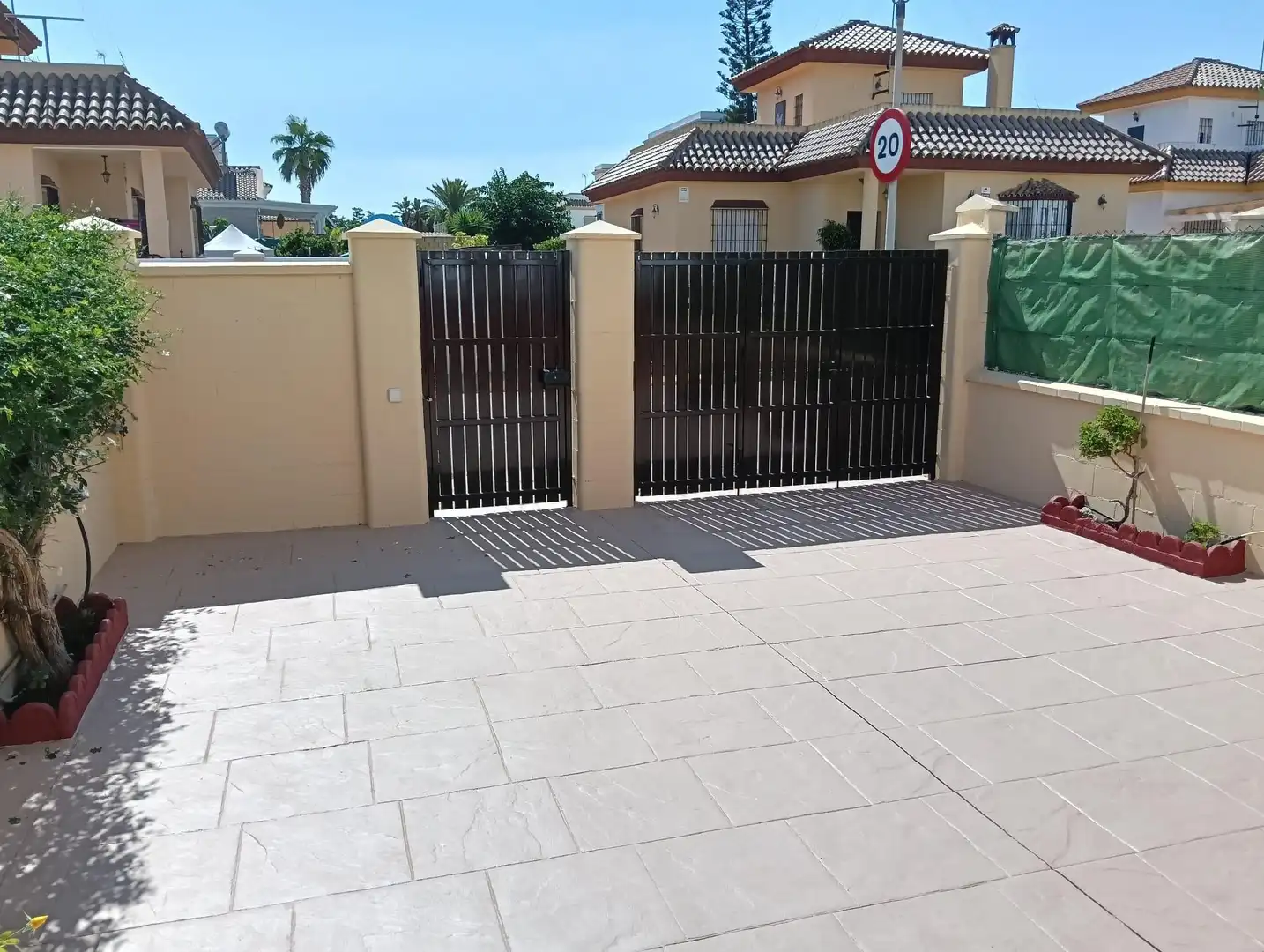 Exterior view of Houses for sale in Chipiona  with Terrace