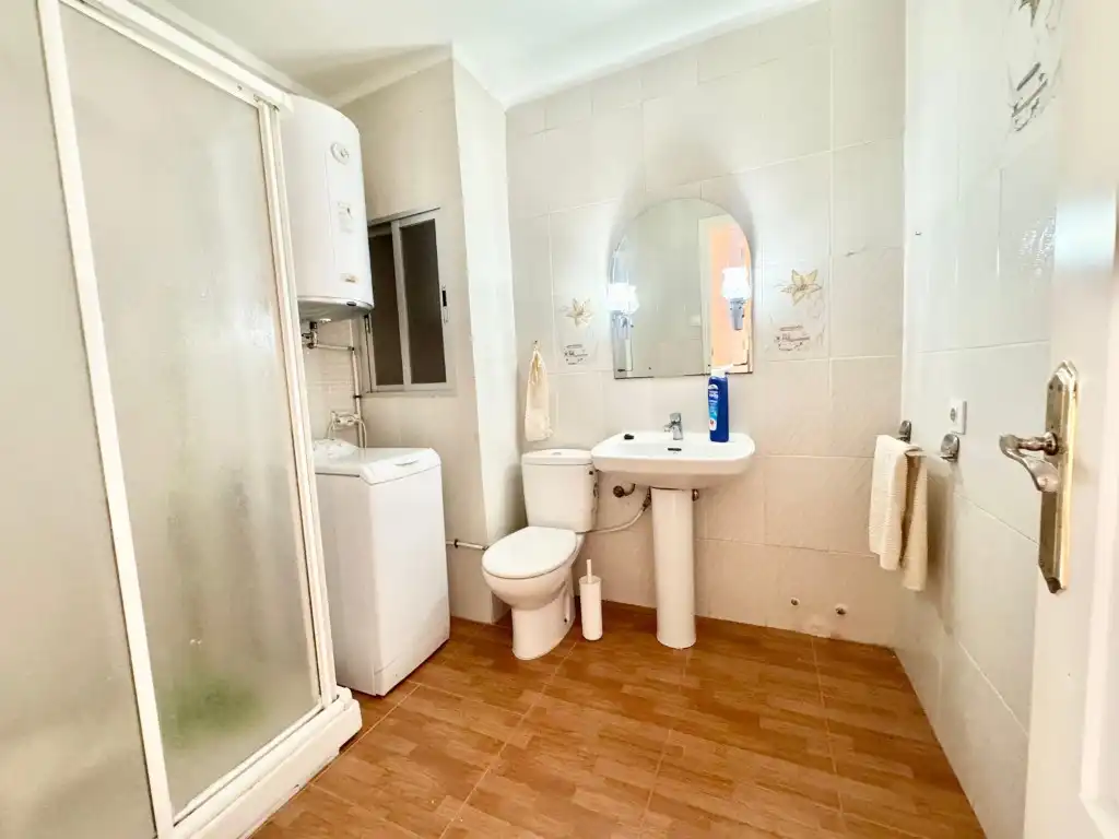 Bathroom of Flat for sale in Córdoba  with Terrace