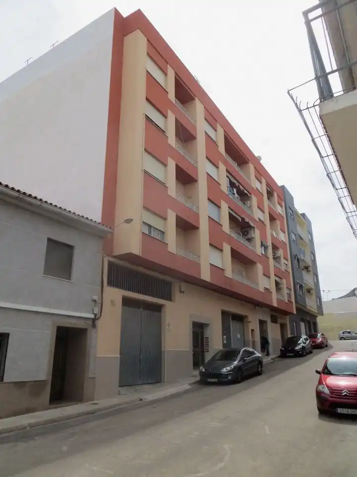 Vista exterior de Piso en venta en Pego