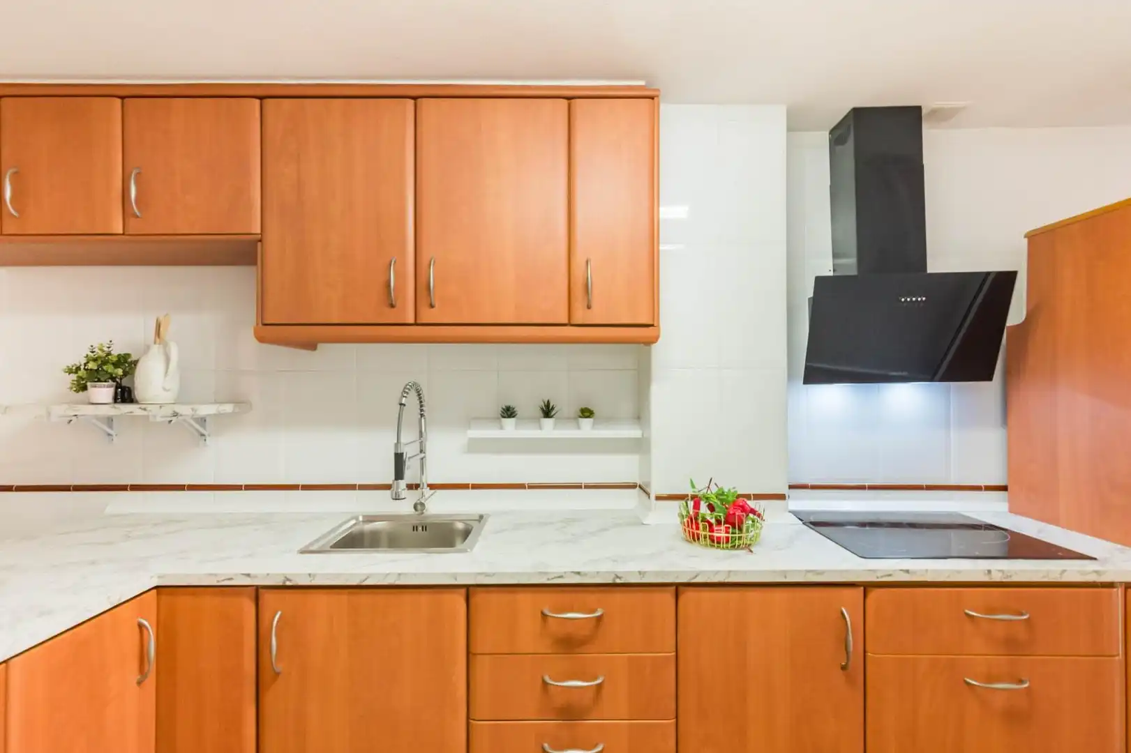 Küche von Wohnung zum Verkauf in Santomera mit Klimaanlage, Privatgarten und Abstellraum