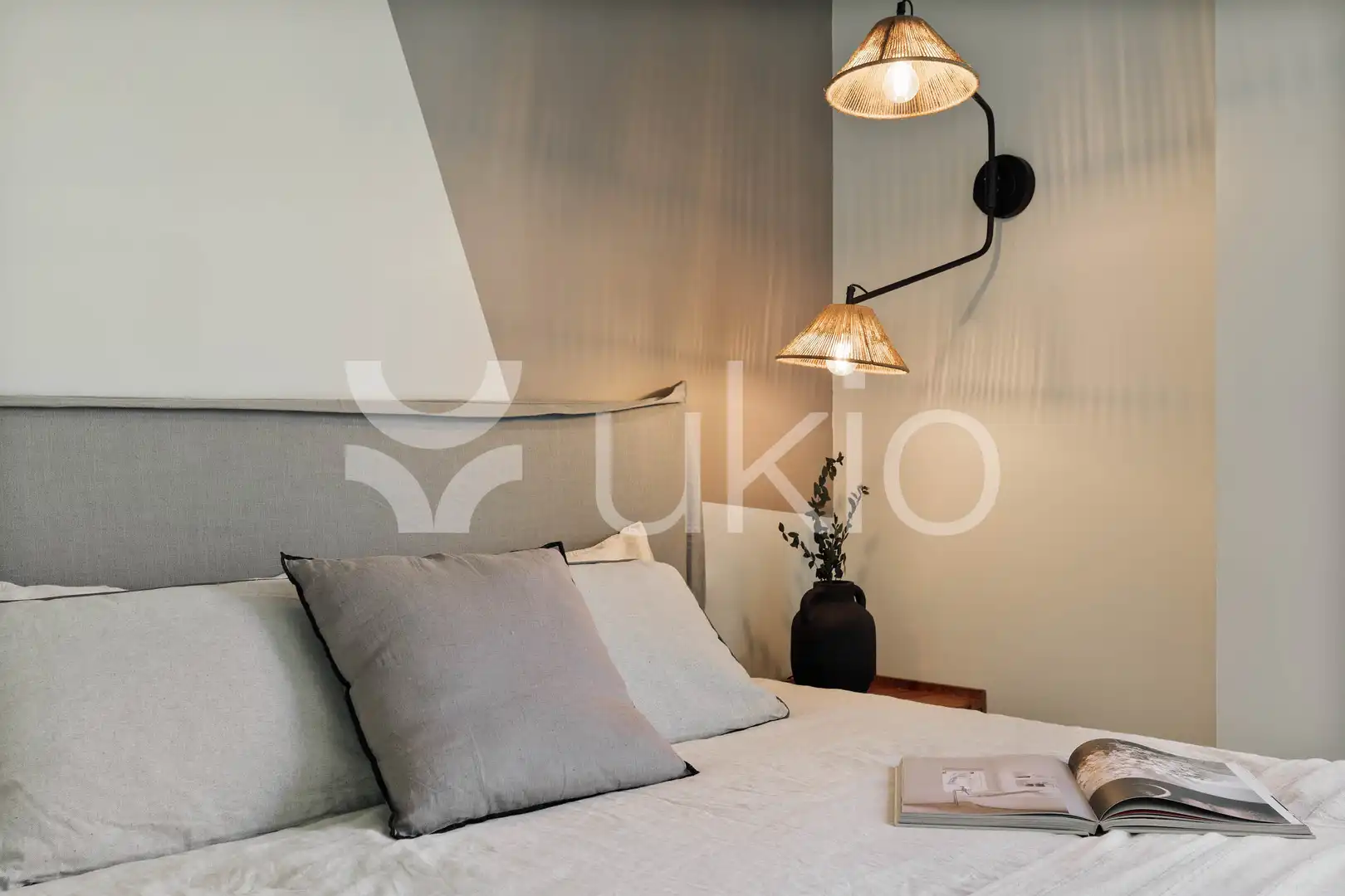 Schlafzimmer von Wohnungen zur Miete in Barcelona mit Klimaanlage, Heizung und Terrasse