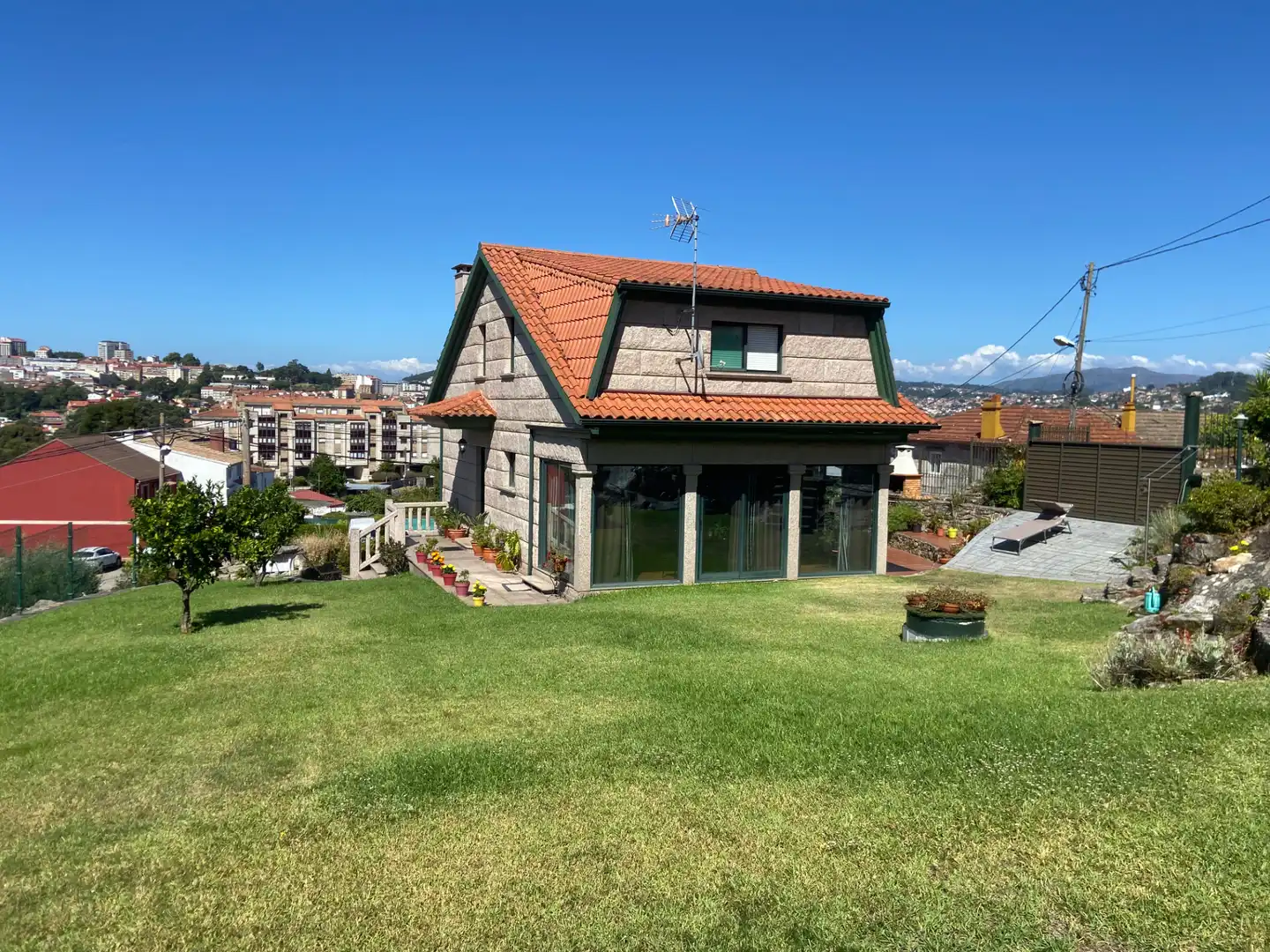 Casa amb terrassa en venda a Camiño Viloura