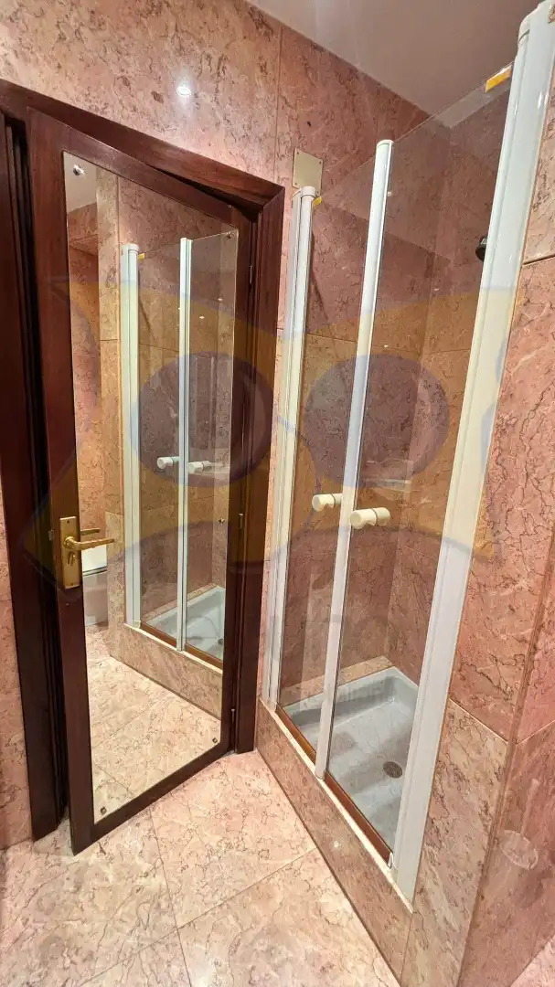 Baño de Piso de alquiler en Salamanca con Calefacción, Parquet y Terraza