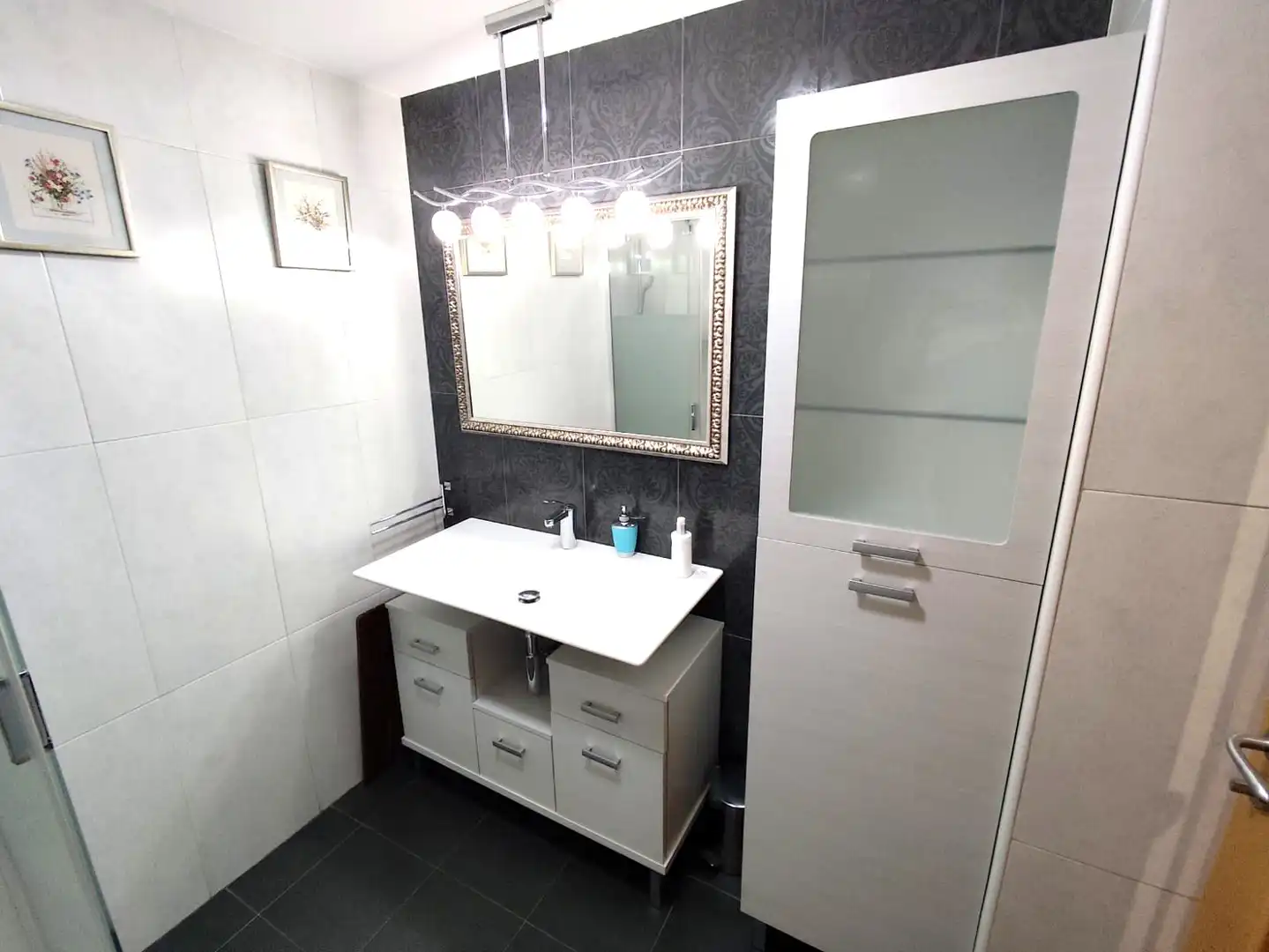 Bathroom of Flat for rent in Barbastro  with Air Conditioner, Heating and Terrace
