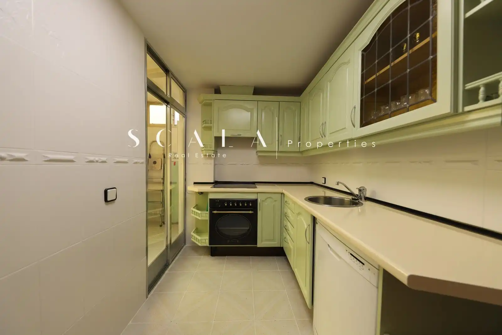 Kitchen of Flat for rent in Madrid  with Air Conditioner, Heating and Terrace
