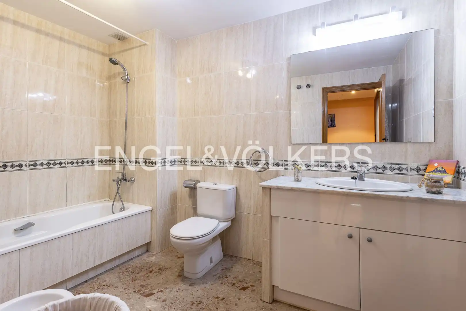 Baño de Piso en venta en Terrassa con Aire acondicionado, Calefacción y Terraza