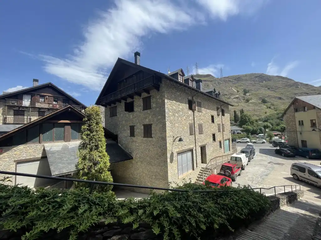 Exterior view of Flat for rent in Llavorsí  with Oven, Washing machine and Balcony