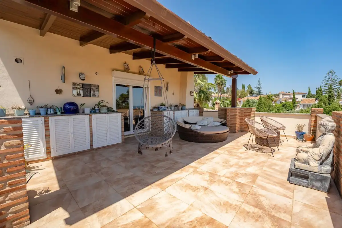 Terrassa de Casa o xalet en venda en Estepona amb Aire condicionat, Jardí privat i Terrassa