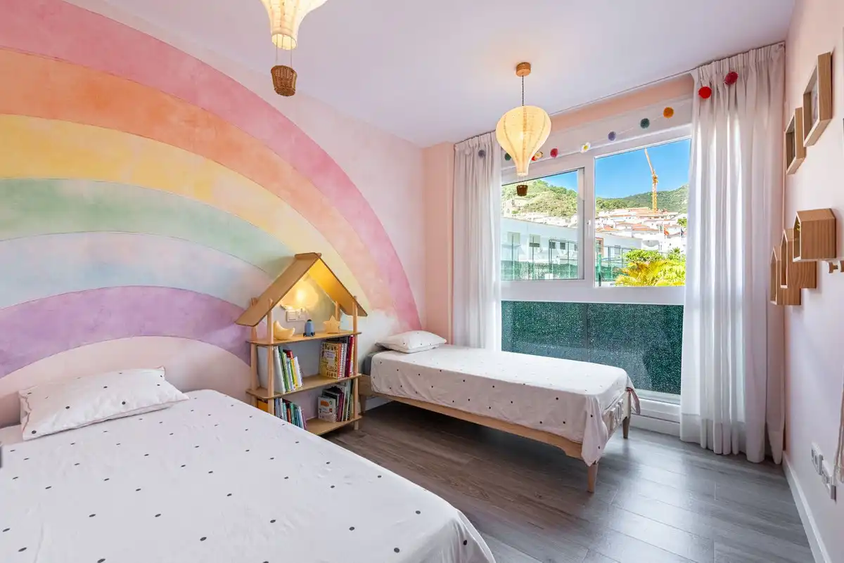 Habitación de Piso de alquiler en Benahavís con Aire acondicionado, Terraza y Trastero