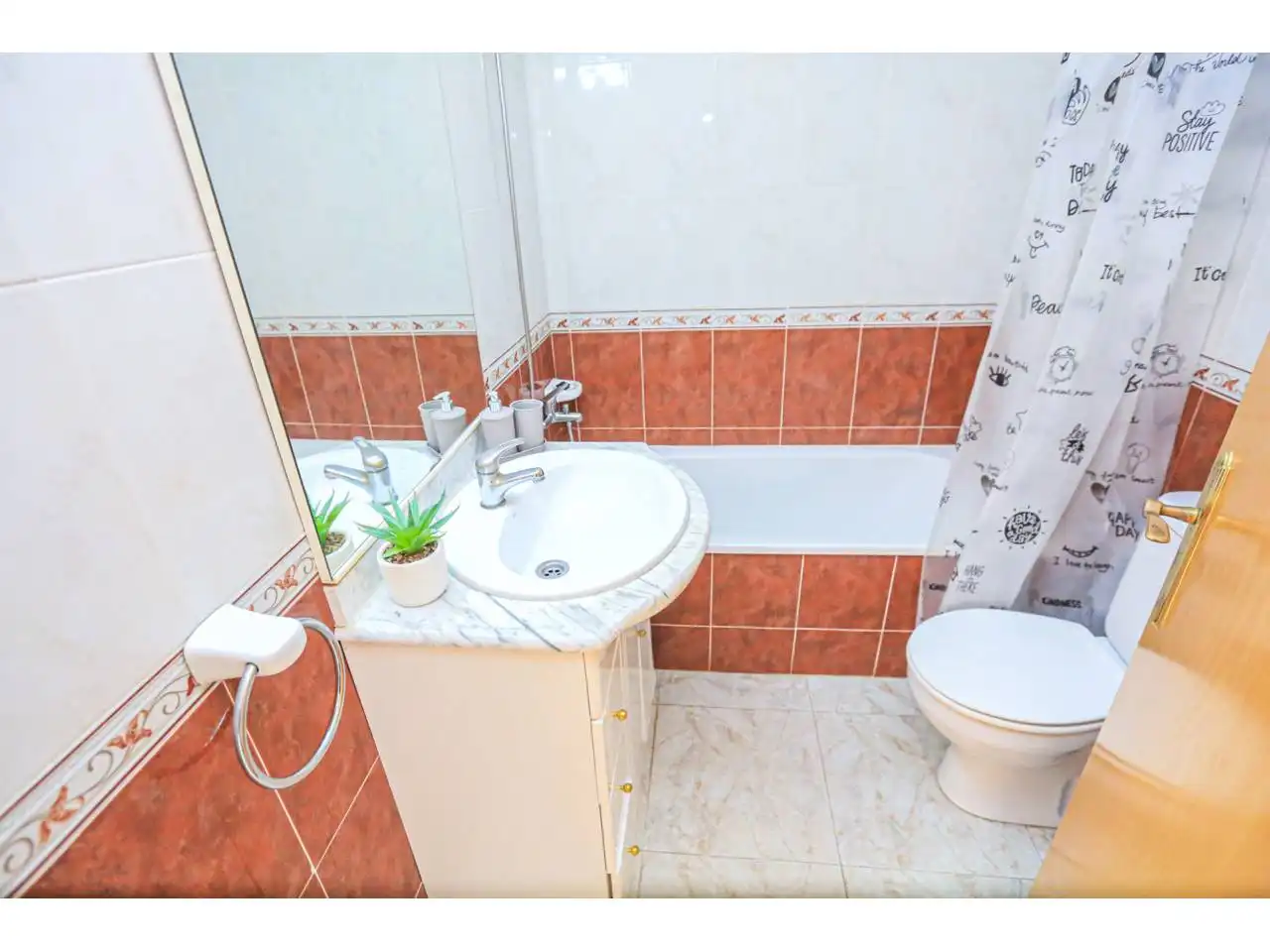 Baño de Apartamento en venta en Vandellòs i l'Hospitalet de l'Infant con Aire acondicionado, Terraza y Trastero
