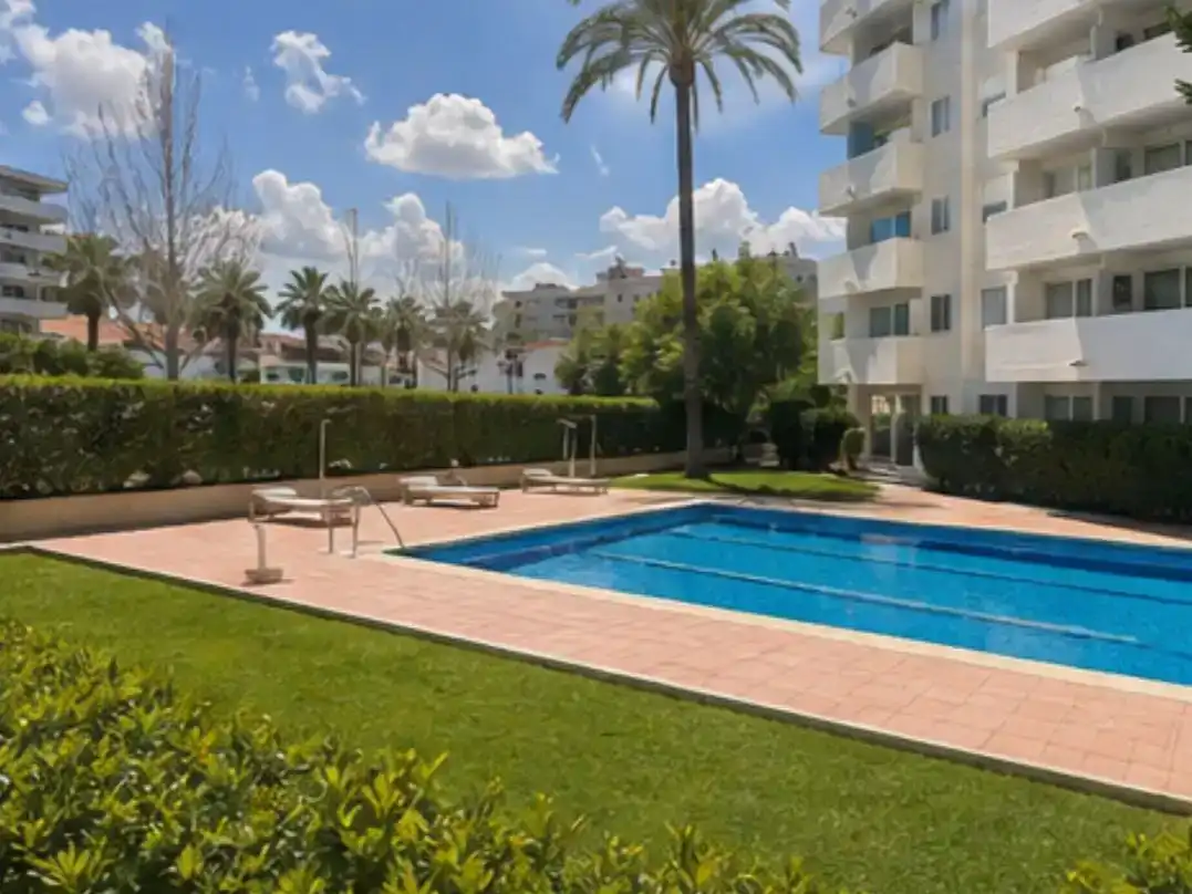 Piscina de Piso de alquiler en Marina Botafoc - Platja de Talamanca