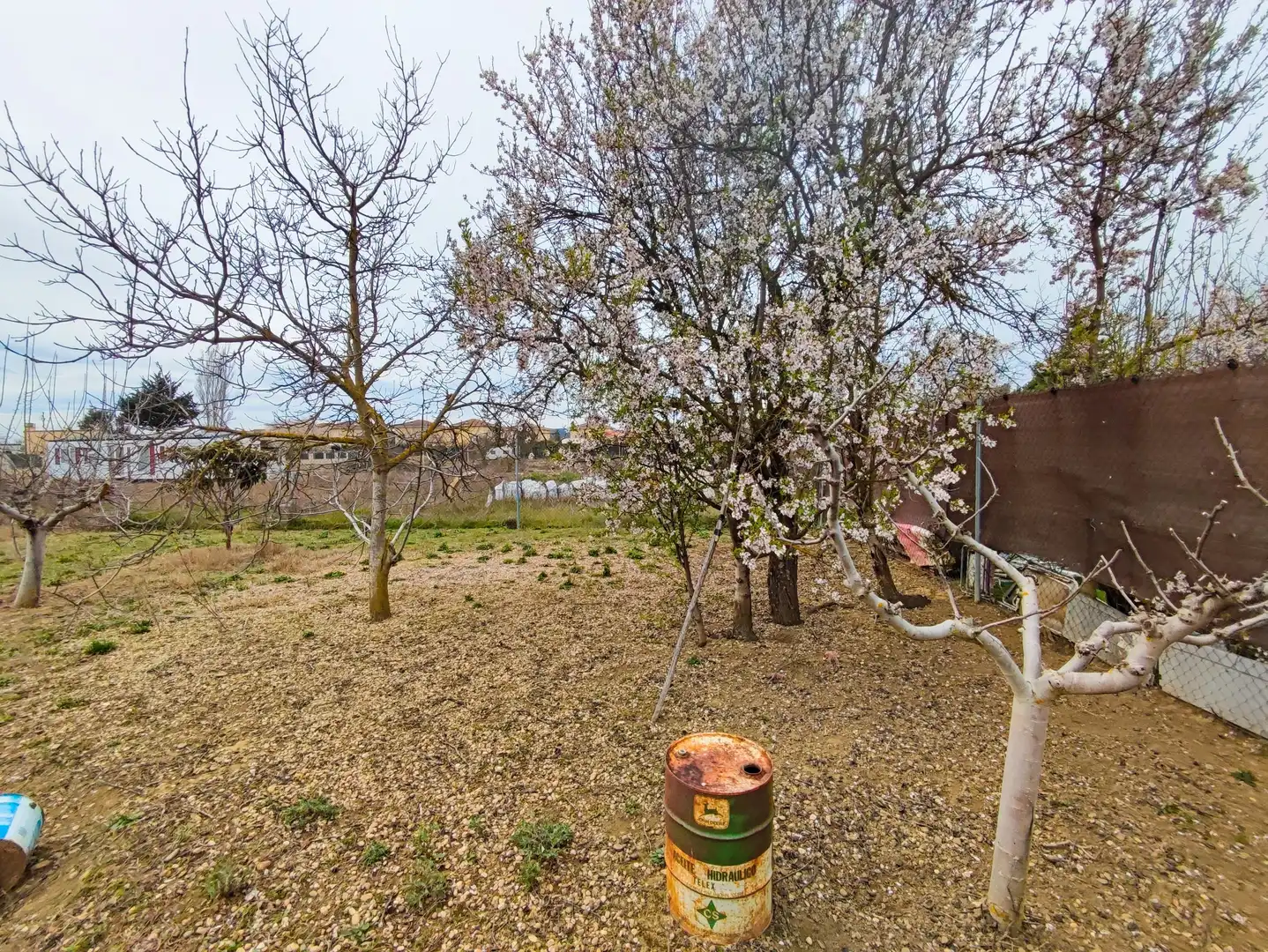 Garten von Residential zum Verkauf in Grijota