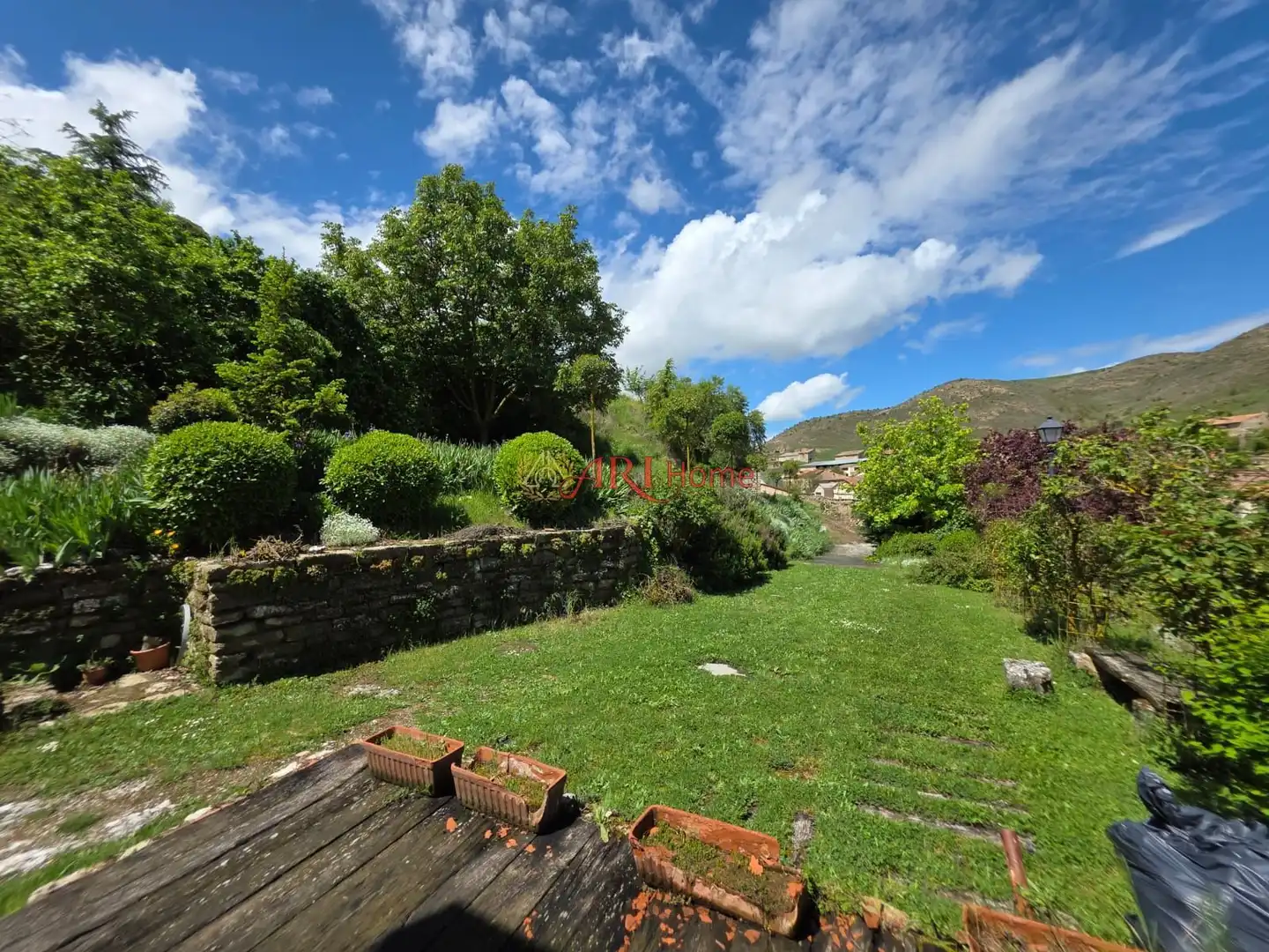 Garden of Buildings for sale in Quintanilla San García