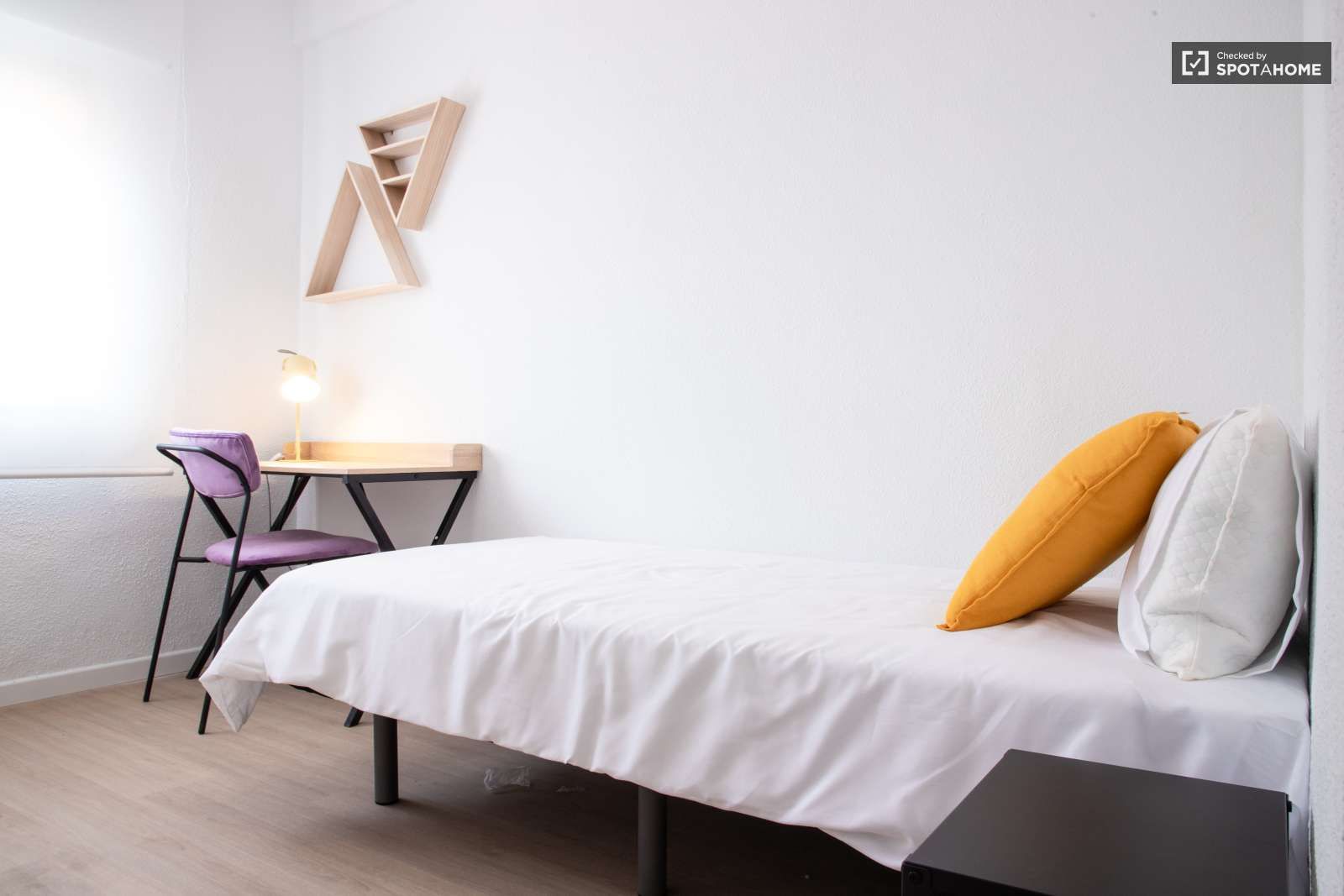 Flat to share in Zofio