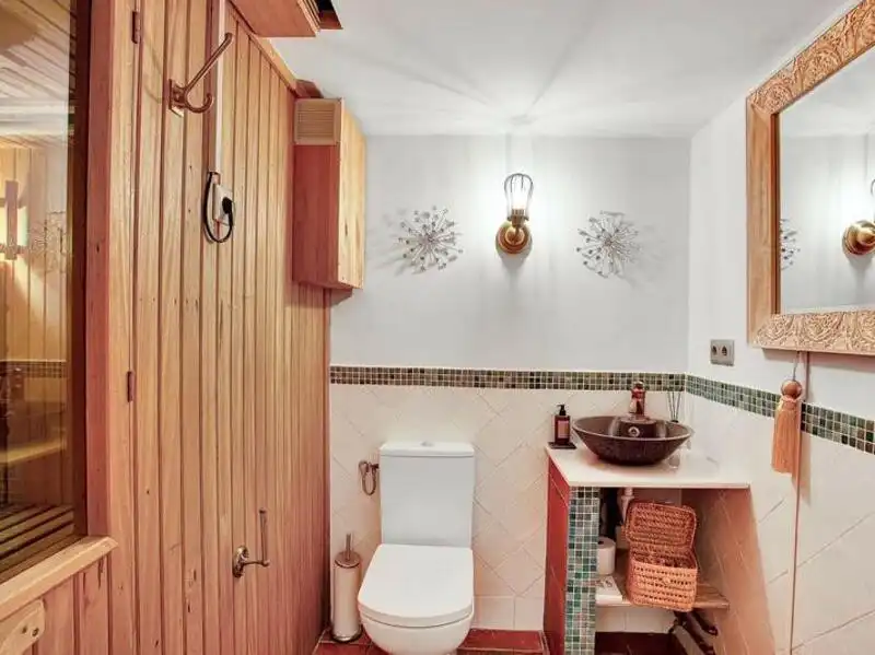 Bany de Casa o xalet de lloguer en Marbella amb Aire condicionat, Jardí privat i Terrassa