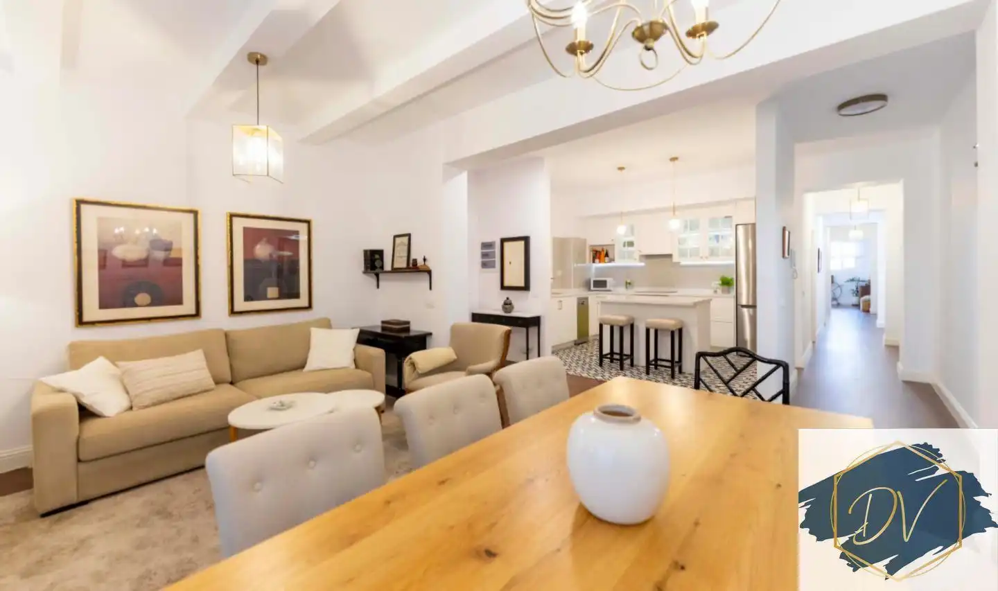 Flat with terrace for sale in Calle de Jesús y María, imagen 7