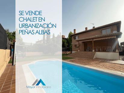 Vista exterior de Casa o xalet en venda en Villalbilla amb Aire condicionat i Piscina