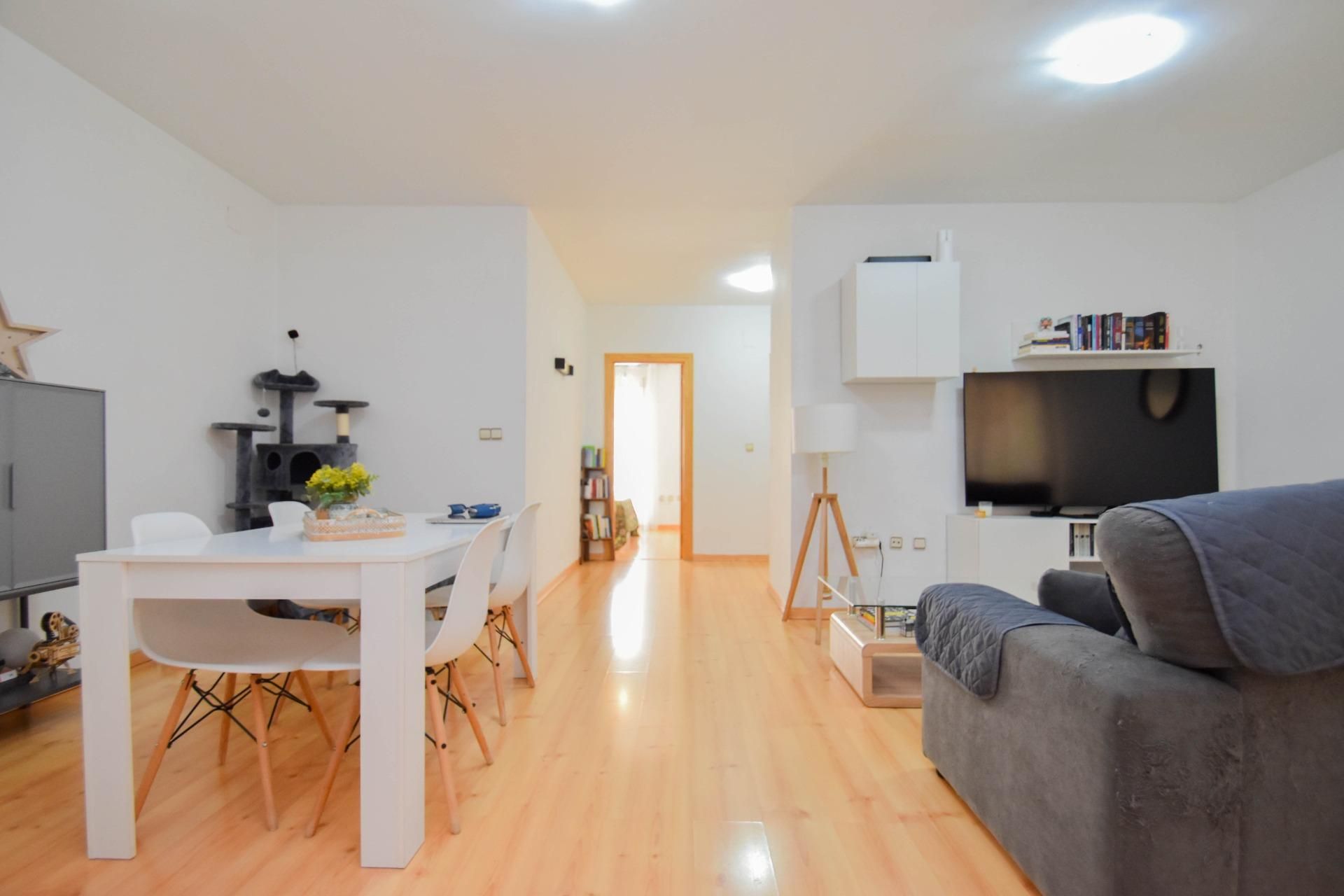 Living room of Flat for sale in Atarfe  with Air Conditioner, Heating and Storage room