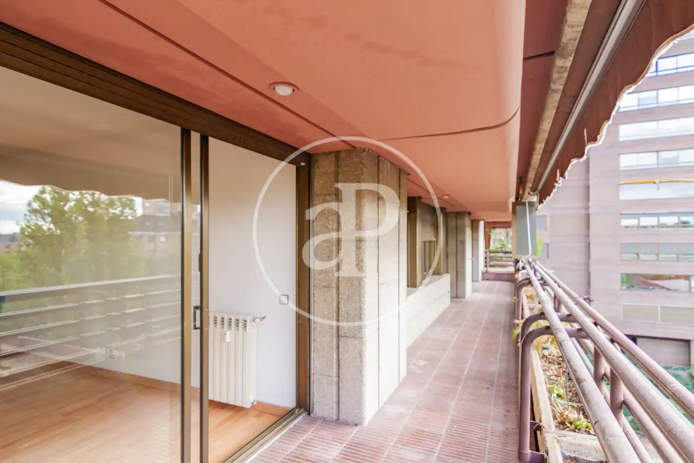 Vista exterior de Piso en venta en Madrid con Calefacción, Jardín privado y Terraza