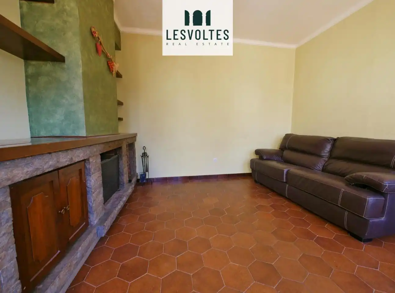 Sala d'estar de Casa o xalet en venda en Ultramort amb Jardí privat, Terrassa i Internet