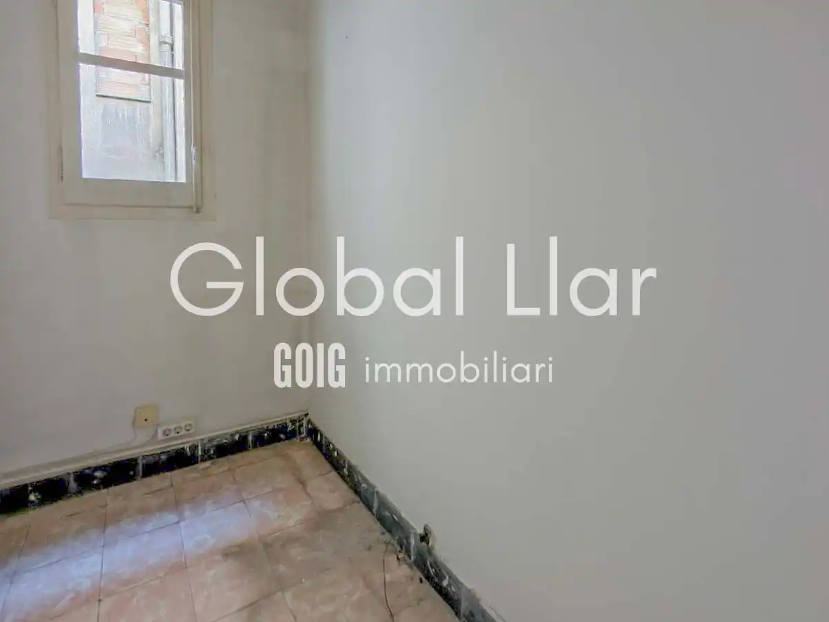 Wohnung zum Verkauf in Lleida mit Klimaanlage, Heizung und Balkon