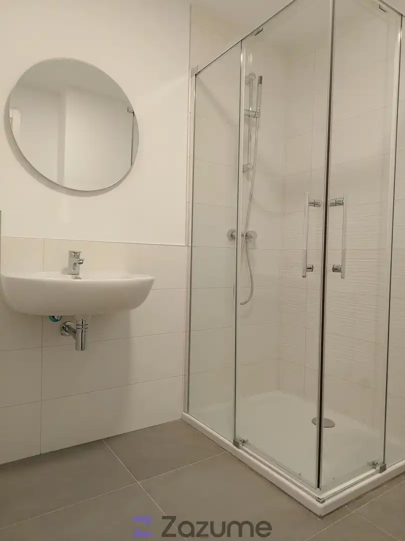 Badezimmer von Wohnung zur Miete in Dos Hermanas mit Klimaanlage, Heizung und Privatgarten