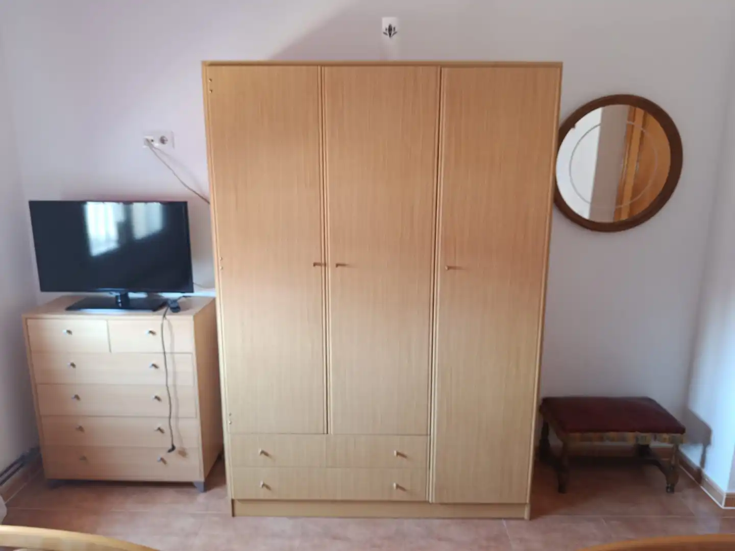 Dormitori de Casa adosada en venda en Mota del Cuervo amb Calefacció, Terrassa i Moblat