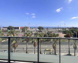 Vista exterior de Pis de lloguer en  Barcelona Capital amb Aire condicionat, Piscina i Balcó