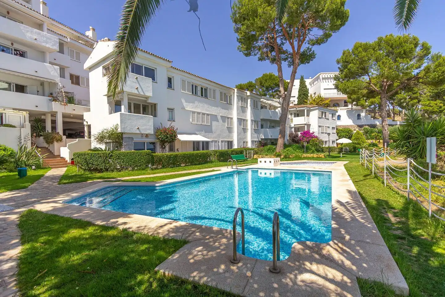 Piscina de Apartament de lloguer en Altea amb Aire condicionat, Jardí privat i Terrassa