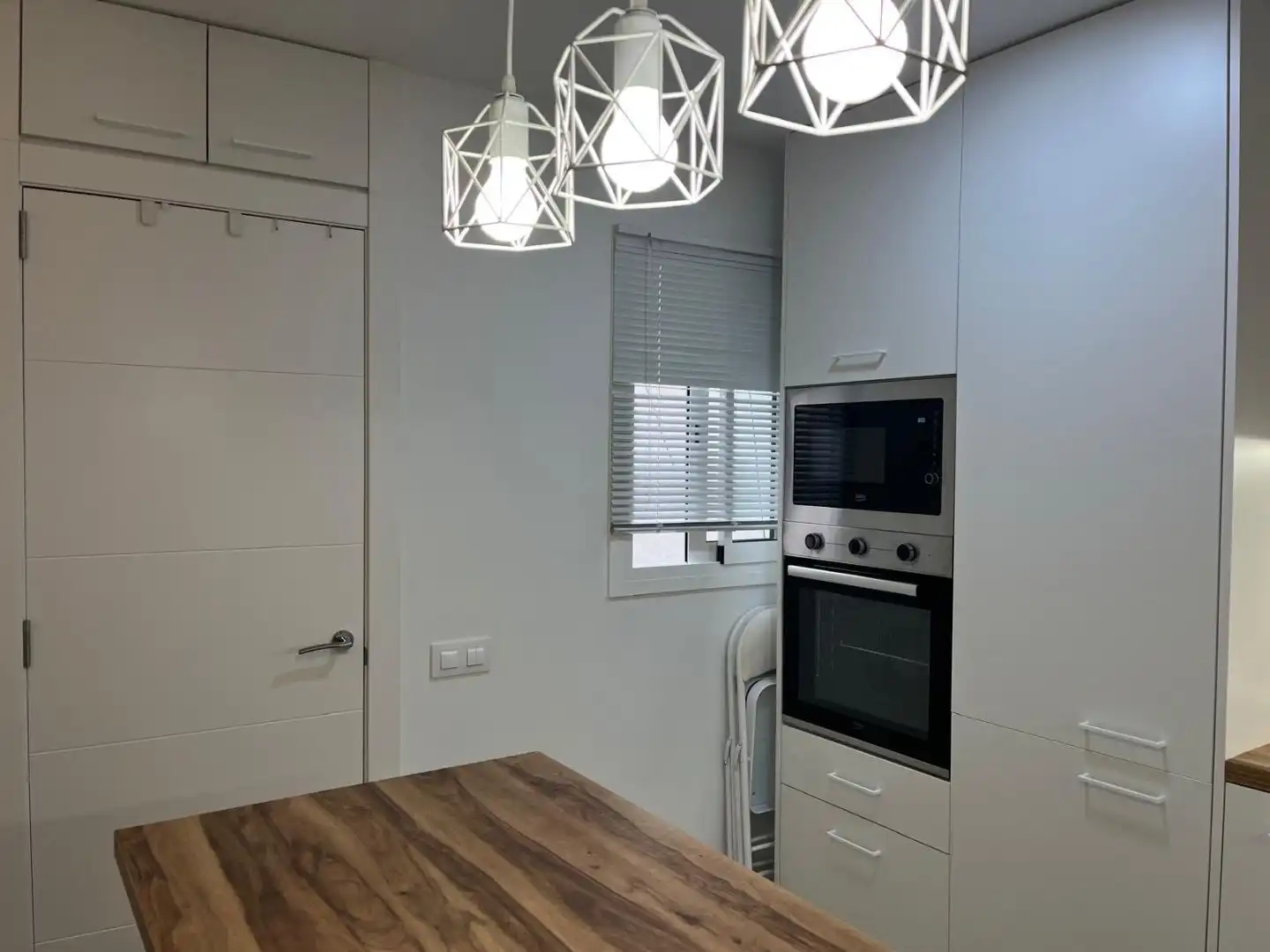 Wohnung zur Miete in Carrer de nou de la rambla 93