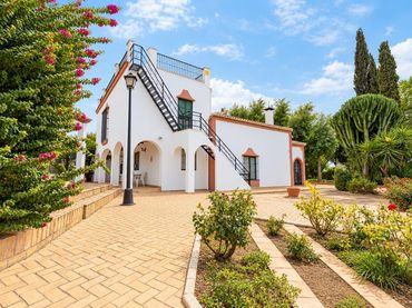 Villa mit Pool zum Verkauf in Albaida del Aljarafe
