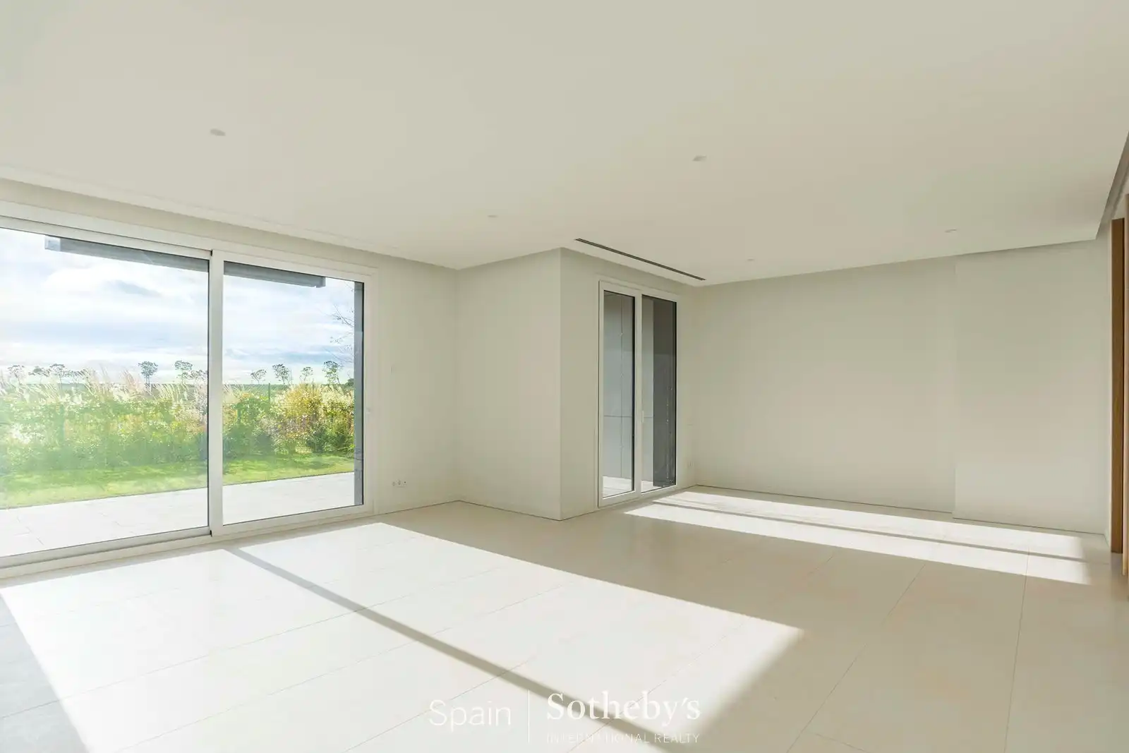 Sala d'estar de Apartament de lloguer en Pozuelo de Alarcón amb Aire condicionat, Calefacció i Jardí privat