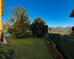 Jardí de Casa adosada en venda en Penagos amb Calefacció, Jardí privat i Parquet