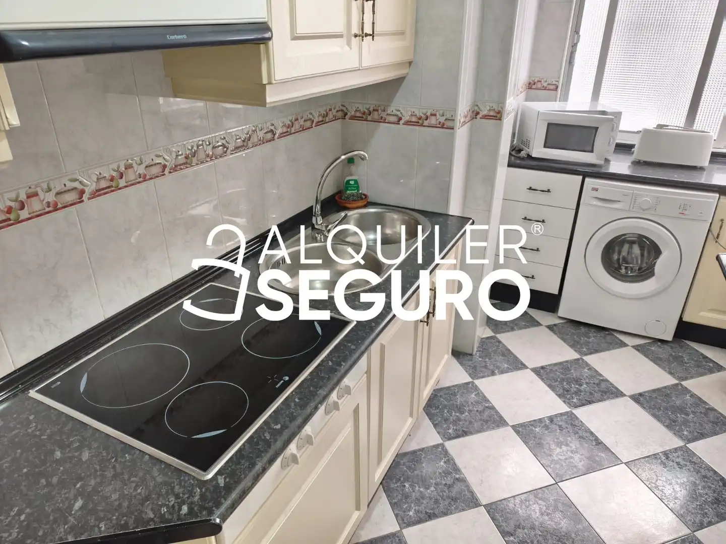 Piso con ascensor en alquiler en De Carmona, imagen 8