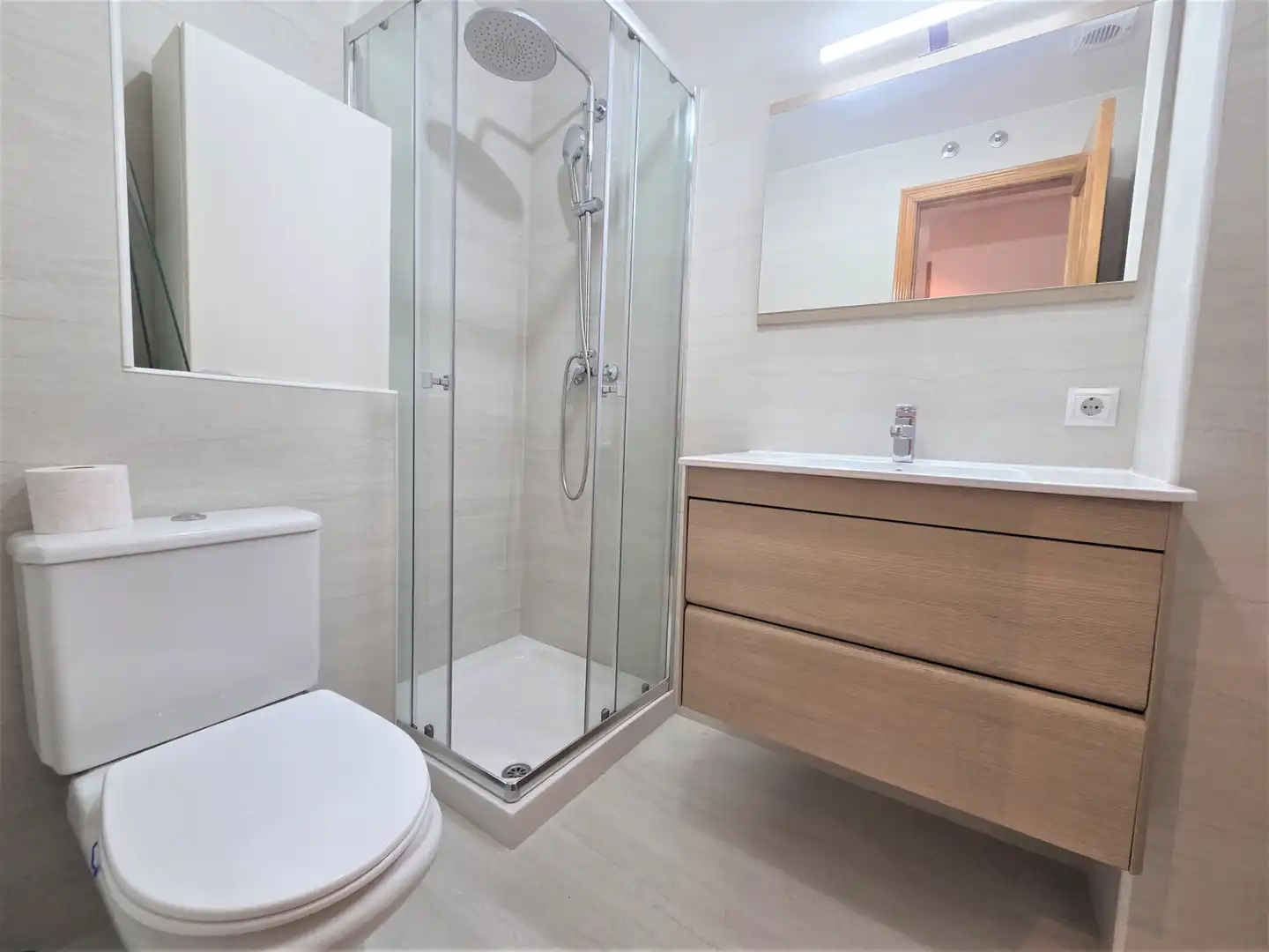 Baño de Apartamento de alquiler en Villanueva del Pardillo con Calefacción, Parquet y Horno