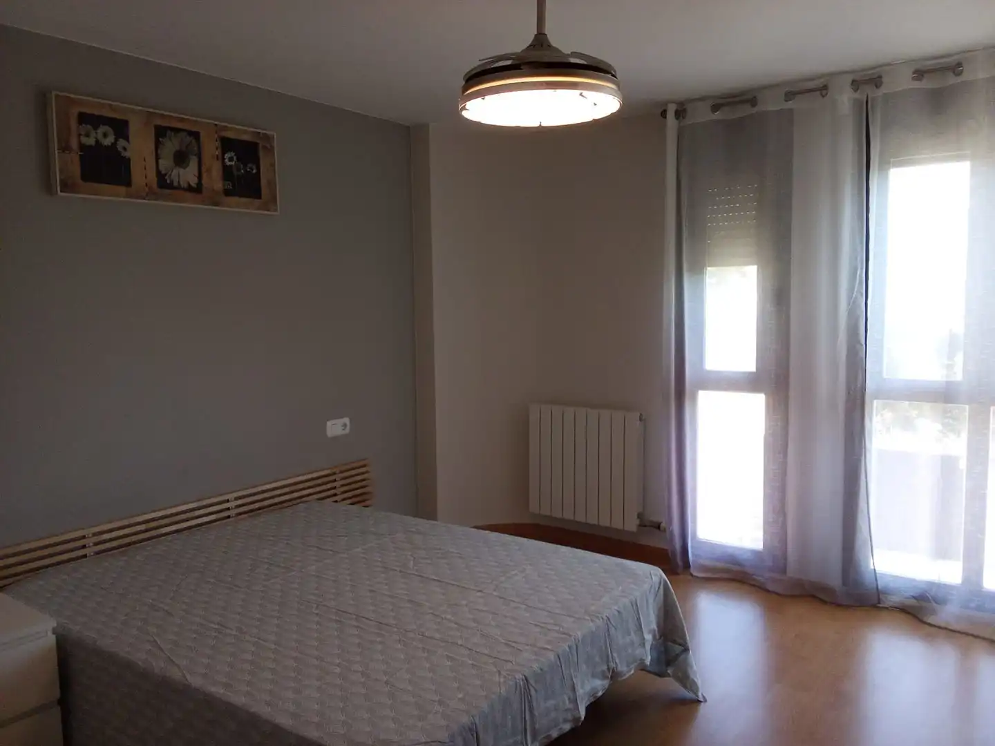 Schlafzimmer von Einfamilien-Reihenhaus zur Miete in Utebo mit Terrasse, Schwimmbad und Möbliert