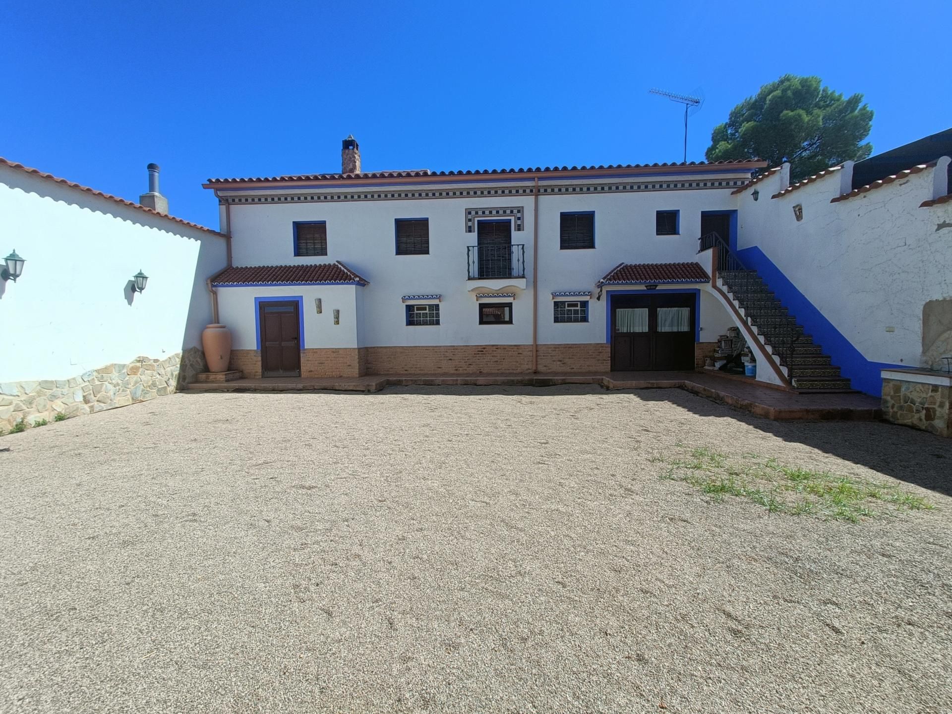 Exterior view of Single-family semi-detached for sale in Llanos del Caudillo  with Heating, Terrace and Balcony