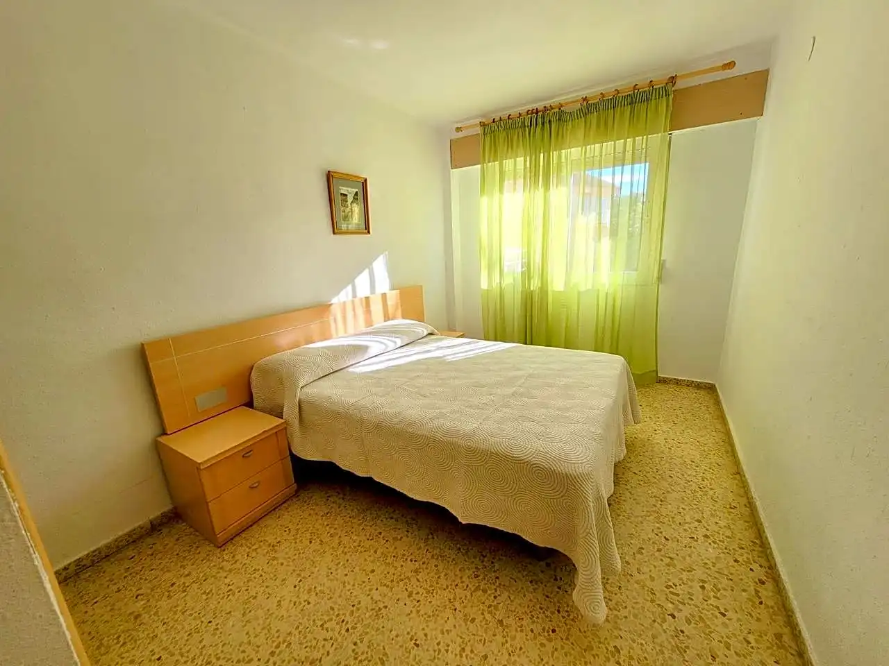 Habitación de Apartamento de alquiler en Miramar, Valencia