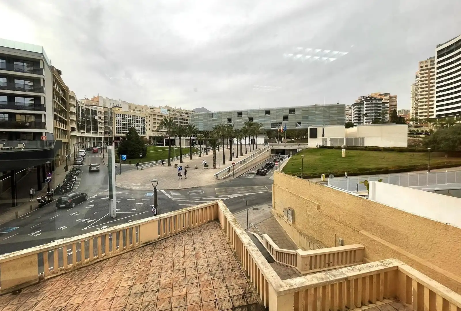 Außenansicht von Büro zum Verkauf in Benidorm mit Klimaanlage