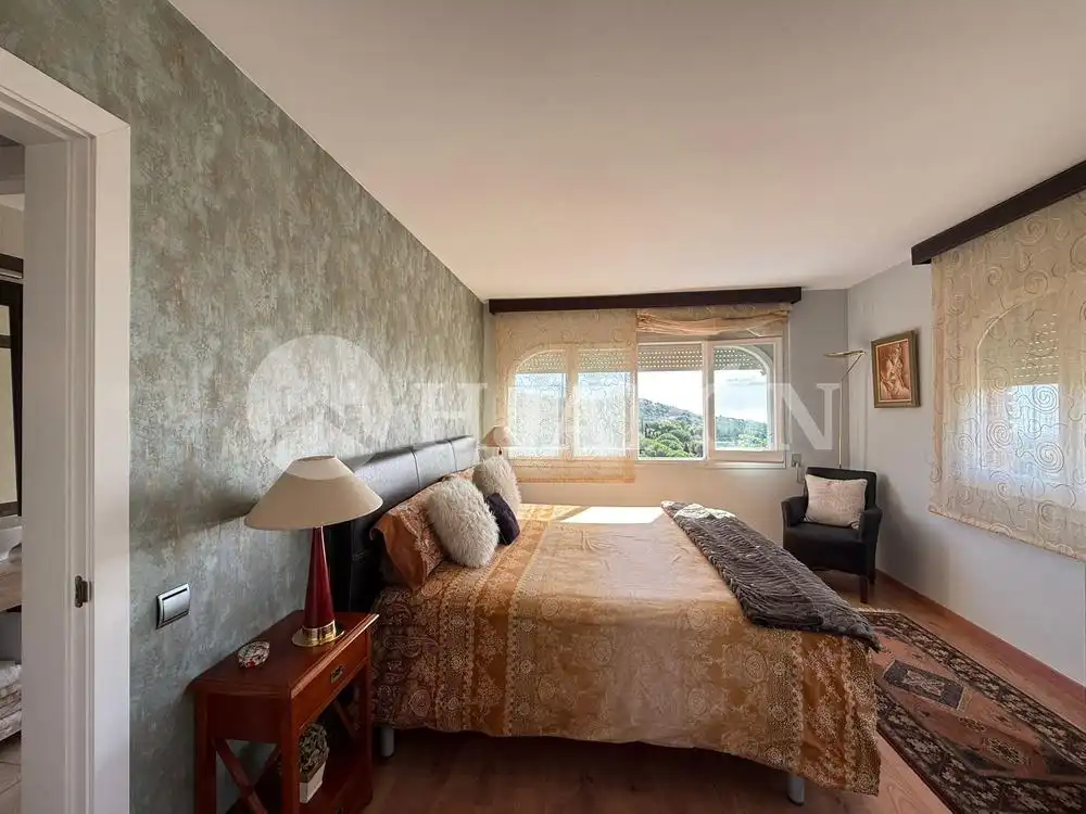 Bedroom of Houses for sale in Alella  with Heating, Private garden and Terrace