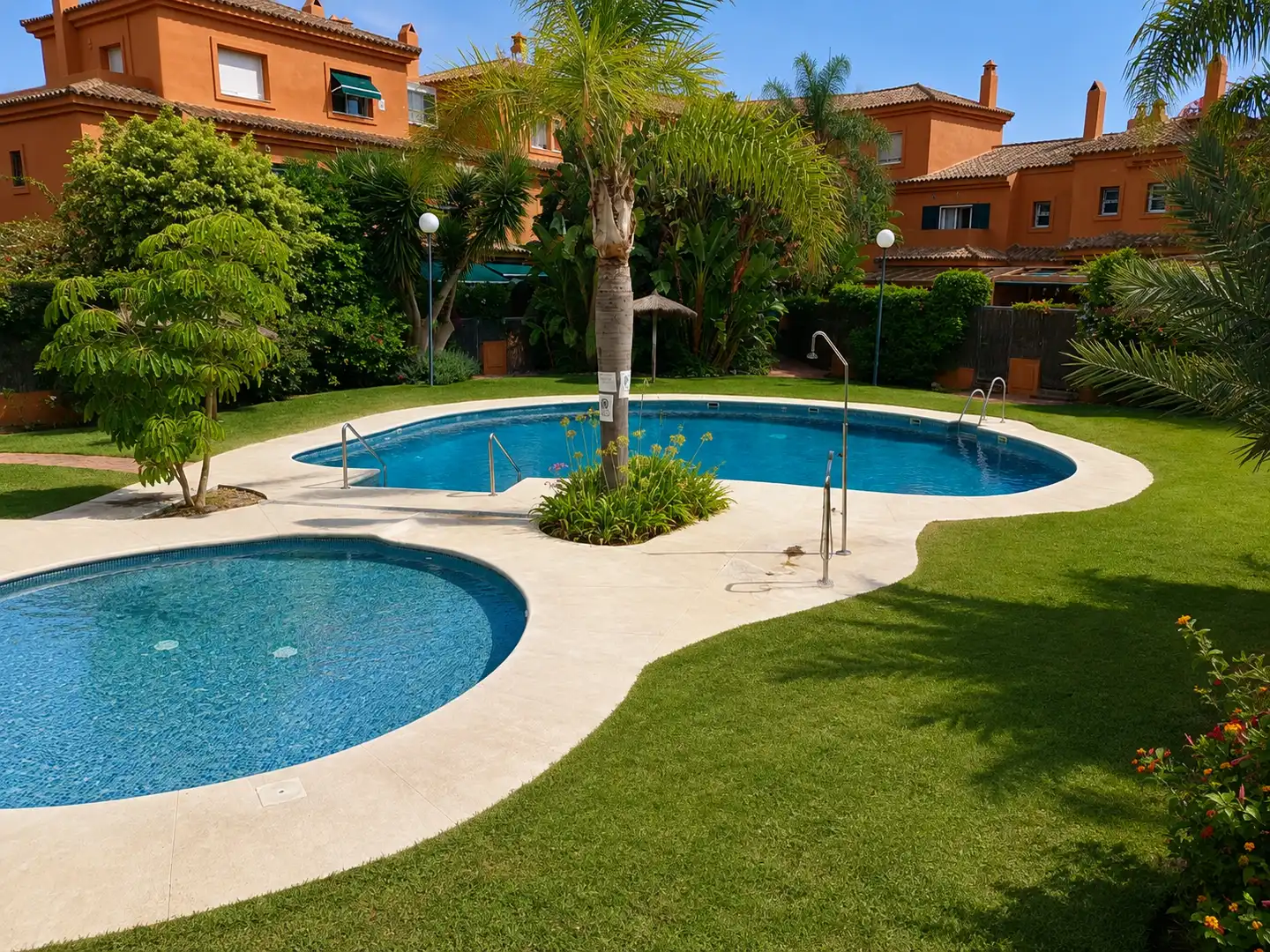 Swimming pool of Detached homes for sale in El Puerto de Santa María  with Air Conditioner, Heating and Private garden
