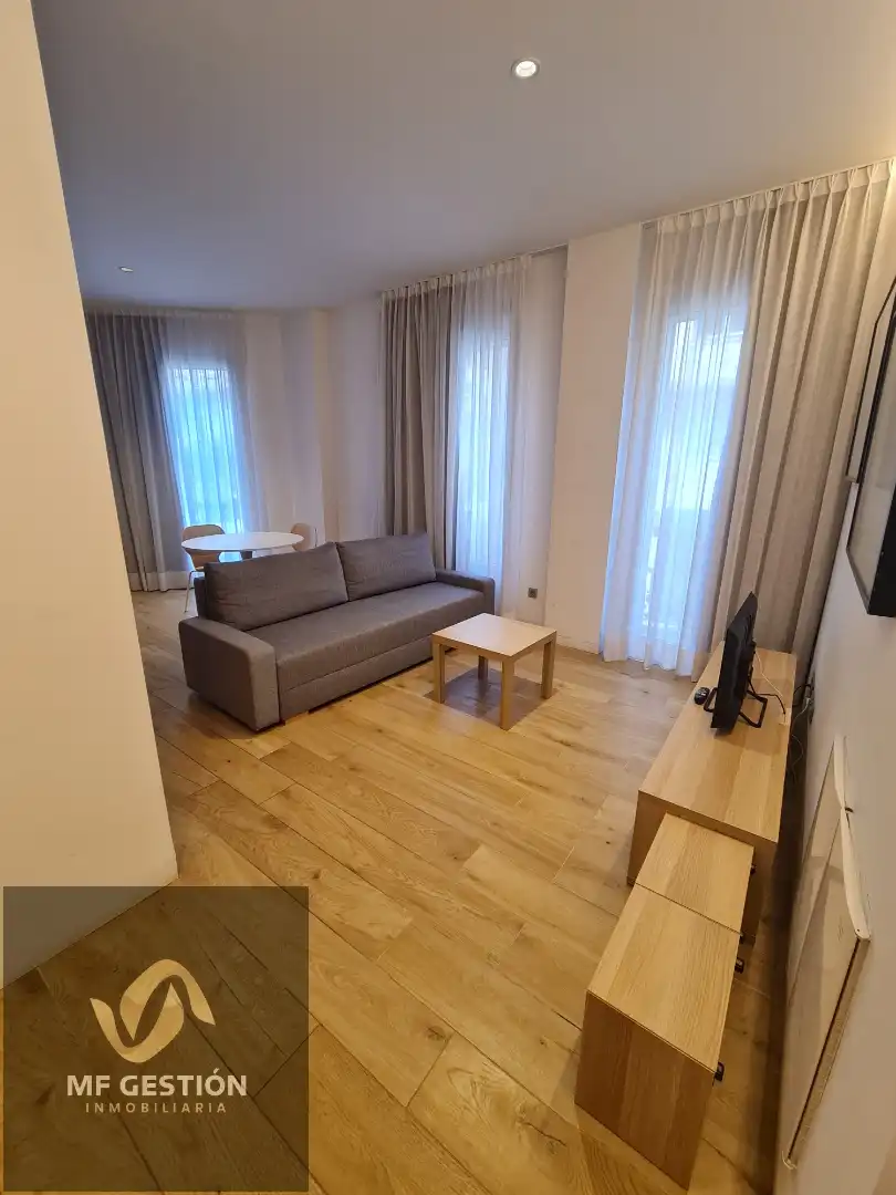 Living room of Flat for rent in Vigo   with Air Conditioner, Heating and Furnished