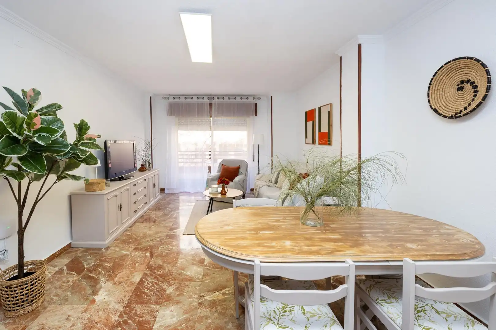 Comedor de Piso en venta en Granada con Calefacción y Balcón