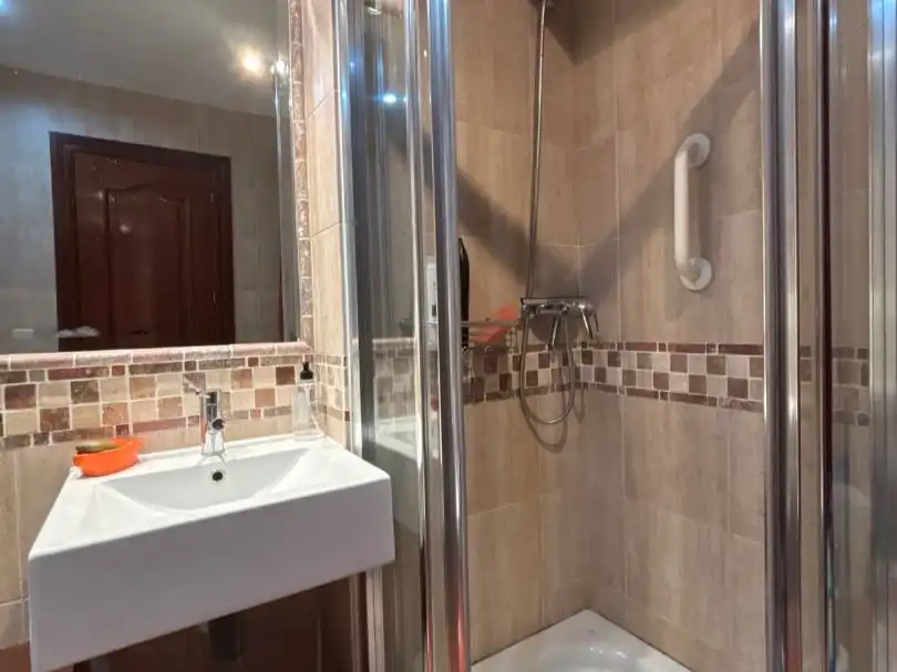 Baño de Piso en venta en Majadahonda con Aire acondicionado, Calefacción y Horno